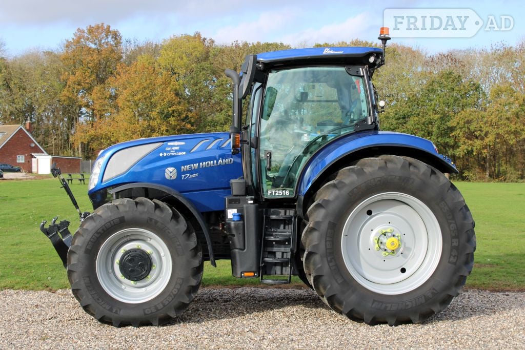 [ berth ]New Holland T7.225AC