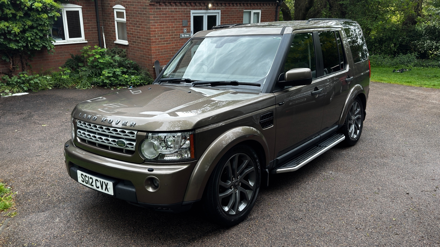 [ berth ]Land Rover Discovery 4