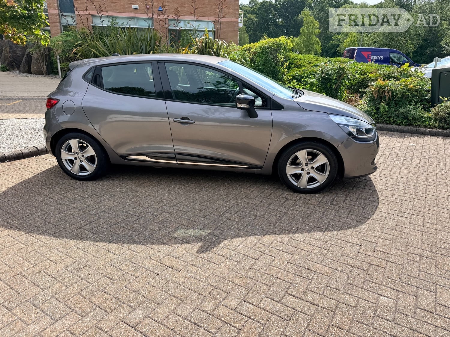 [ berth ]Renault Clio
