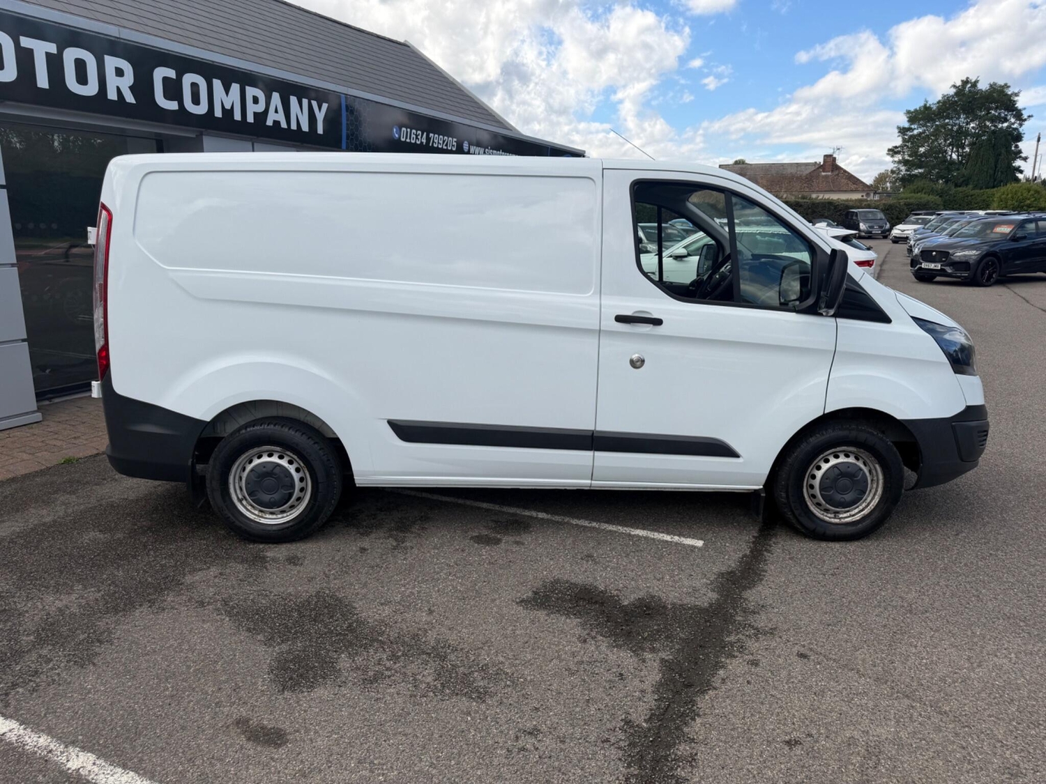 [ berth ]Ford Transit Custom