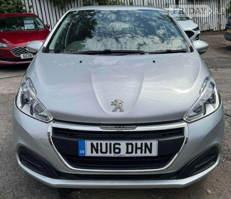 [ berth ]Peugeot 208