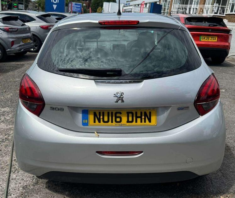 Peugeot 208 2016 - Cars in Ashford