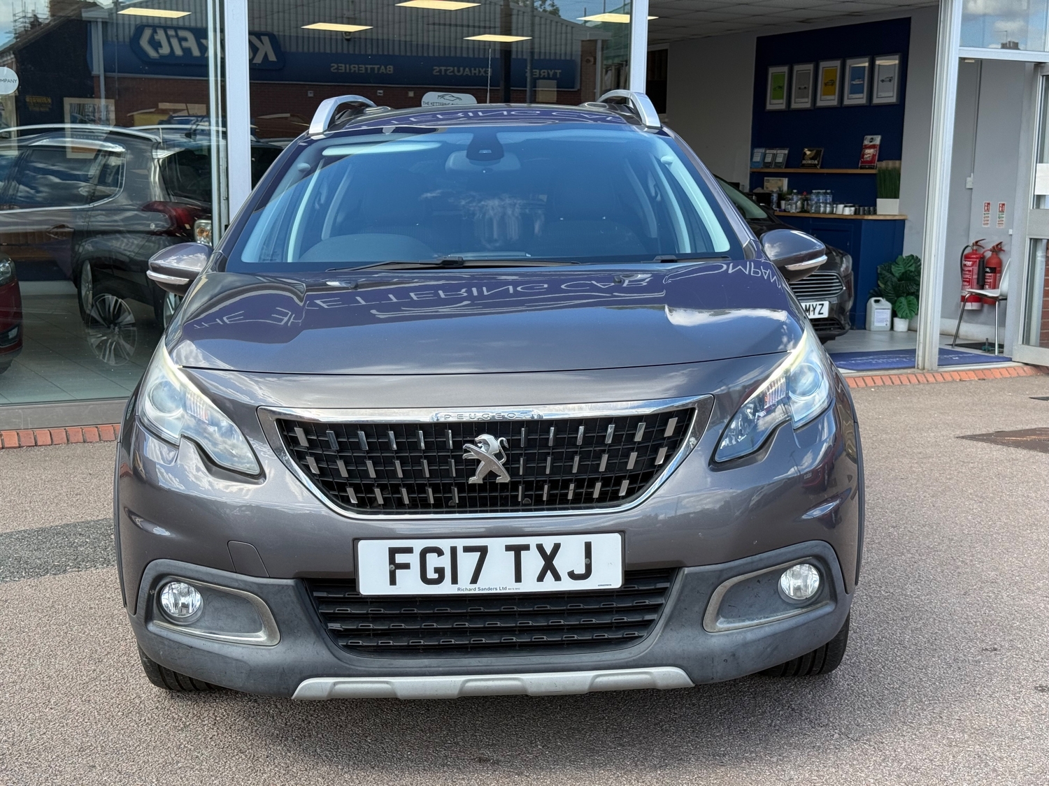 Peugeot 2008 2017 - Cars