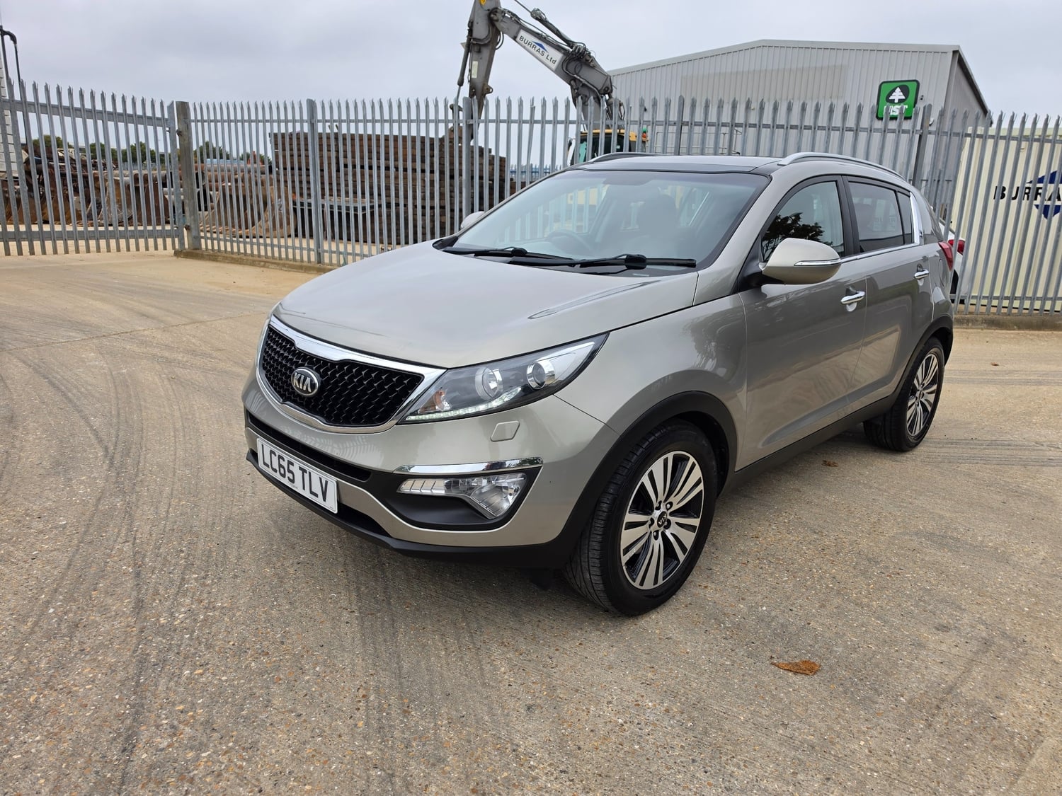 [ berth ]Kia Sportage