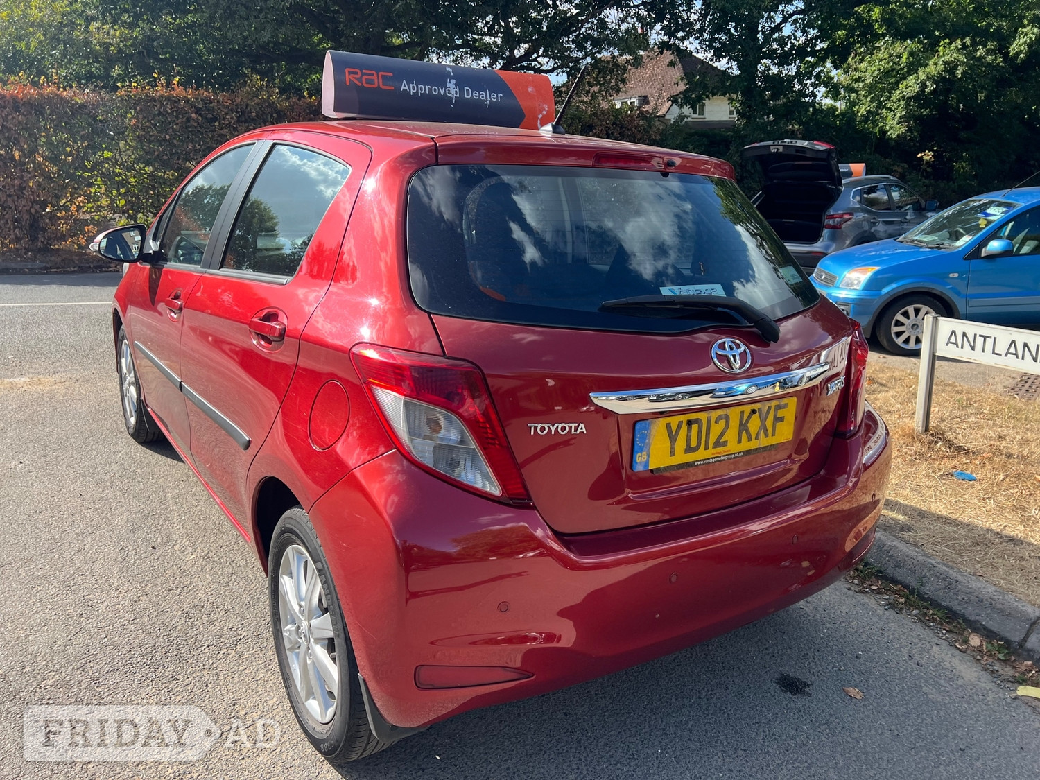 Toyota Yaris 2012 - Cars in Horley