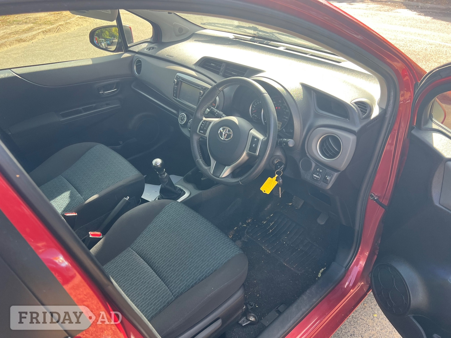 Toyota Yaris 2012 - Cars