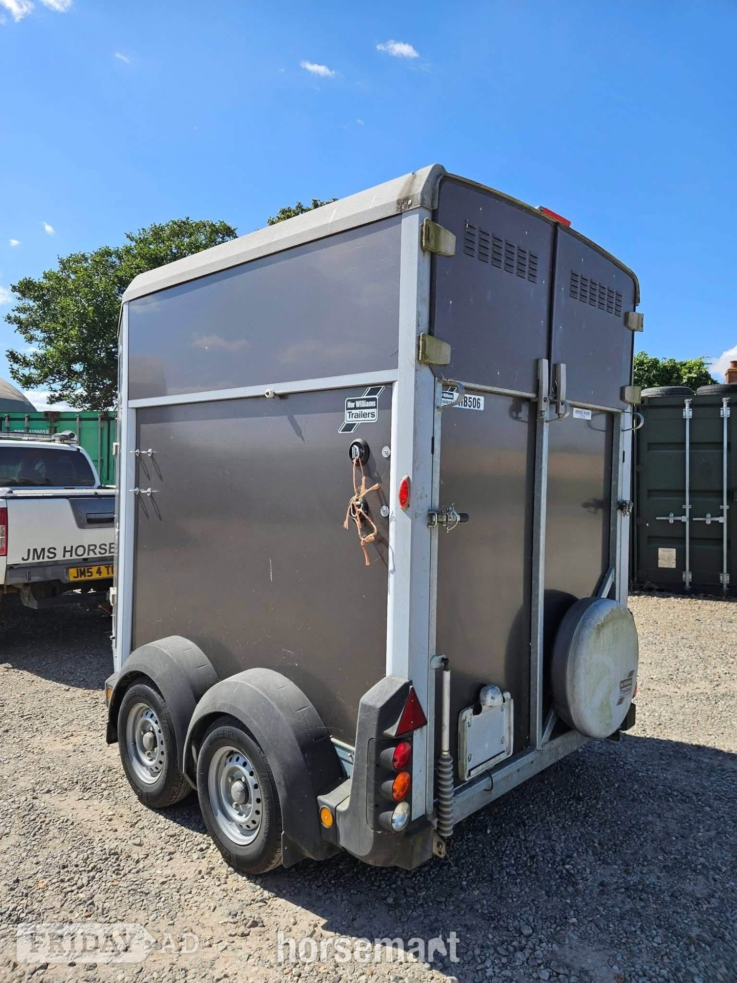[ berth ]Ifor Williams HB506