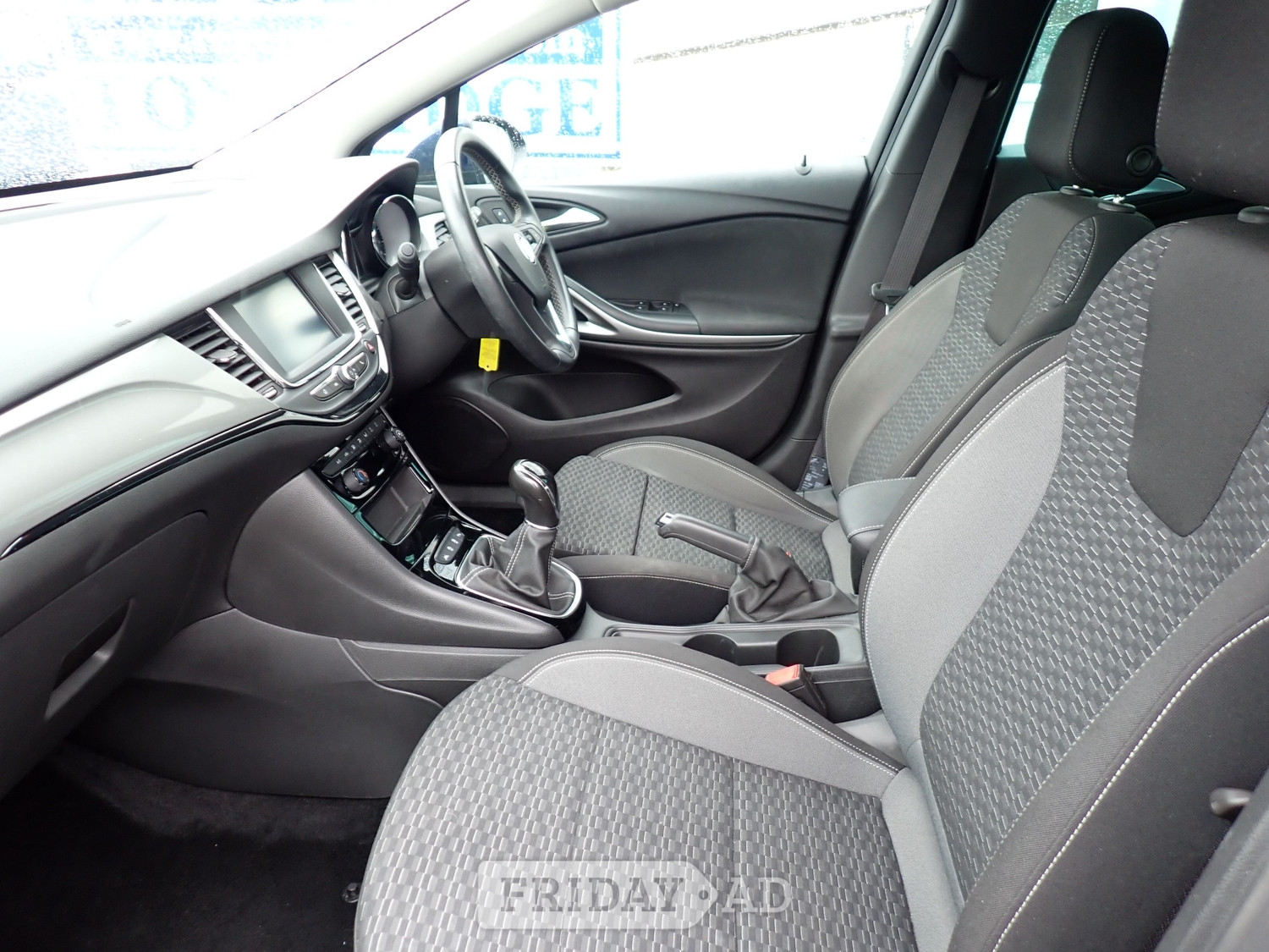 [ berth ]Vauxhall Astra