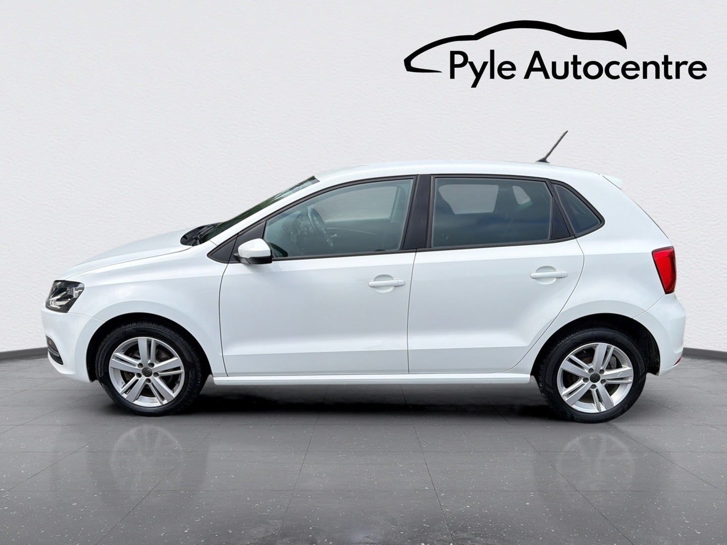 Volkswagen Polo 2017 - Cars in Bridgend