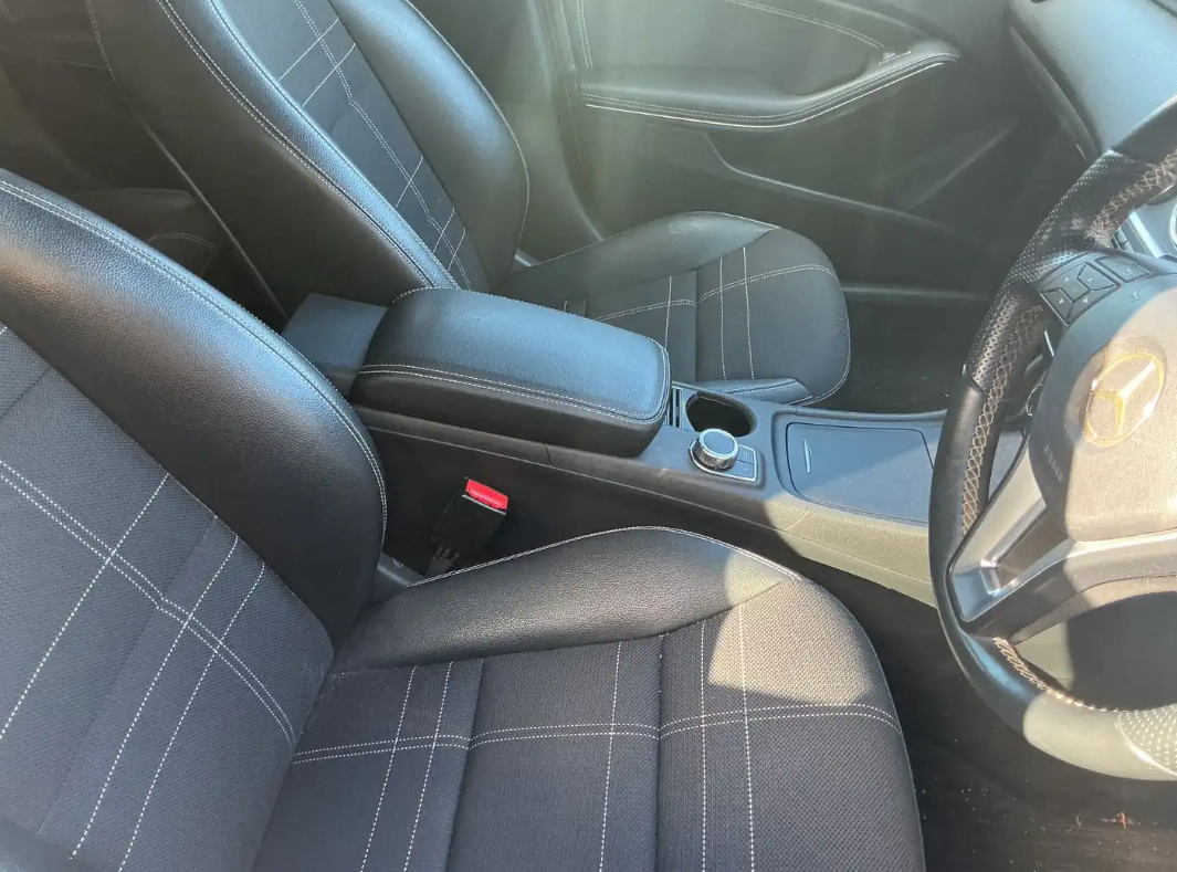 [ berth ]Mercedes-Benz A Class