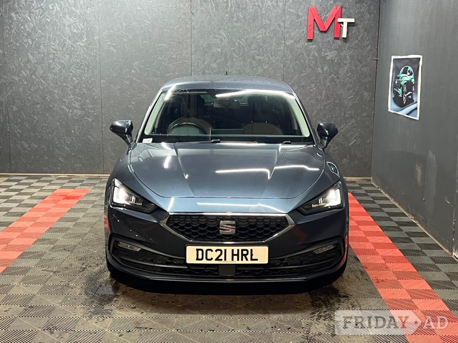 [ berth ]SEAT Leon