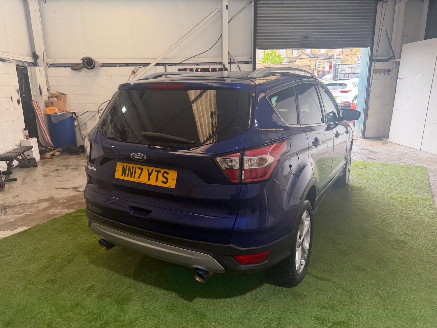 [ berth ]Ford Kuga