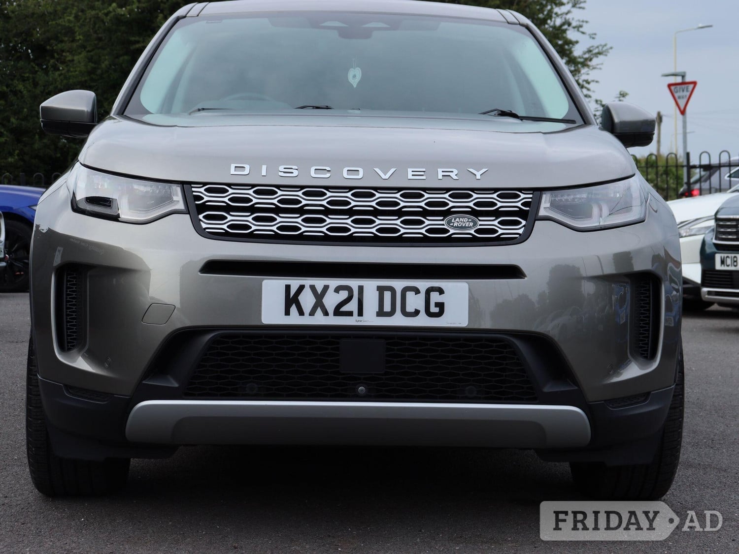[ berth ]Land Rover Discovery Sport