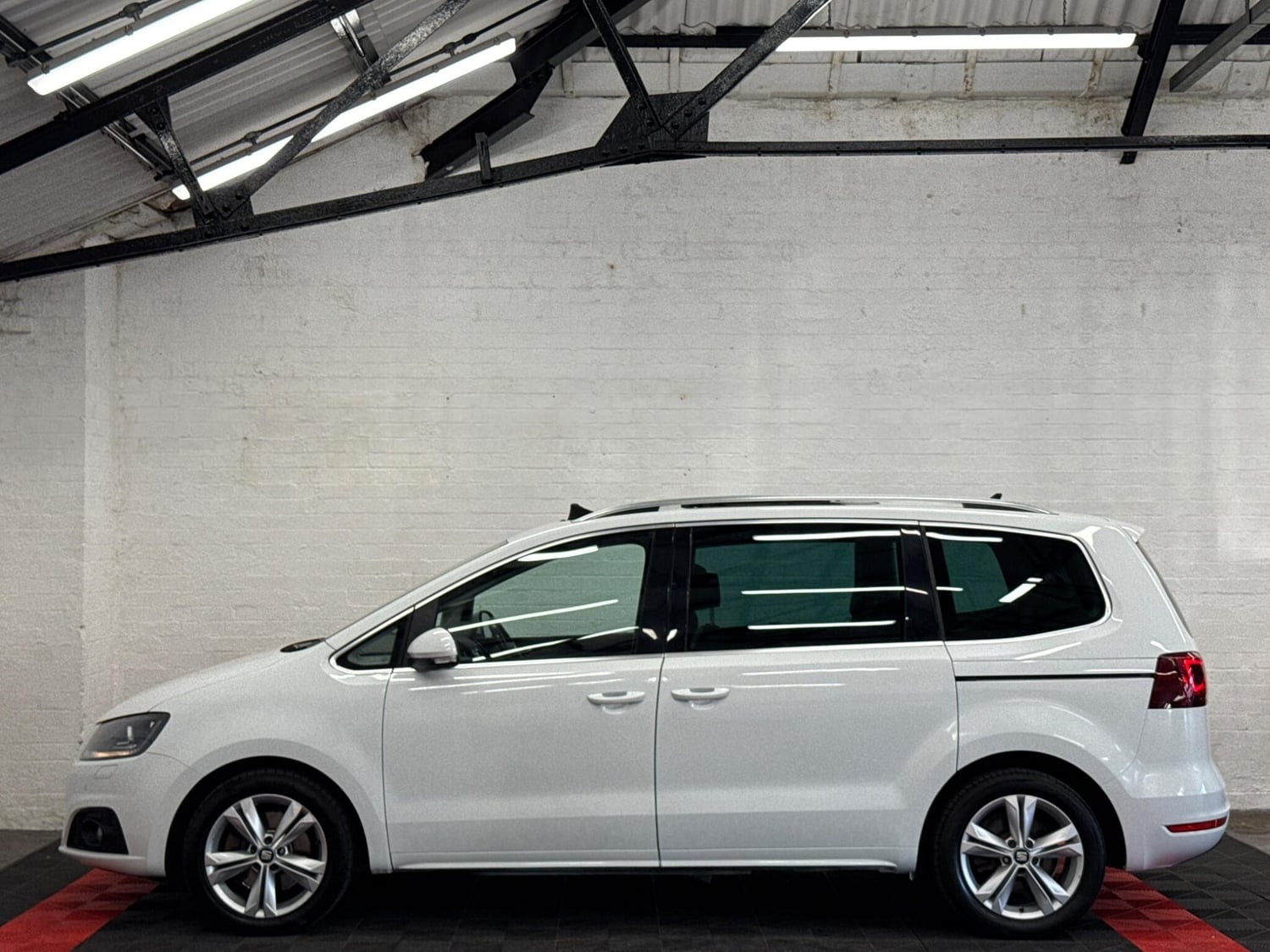 [ berth ]SEAT Alhambra