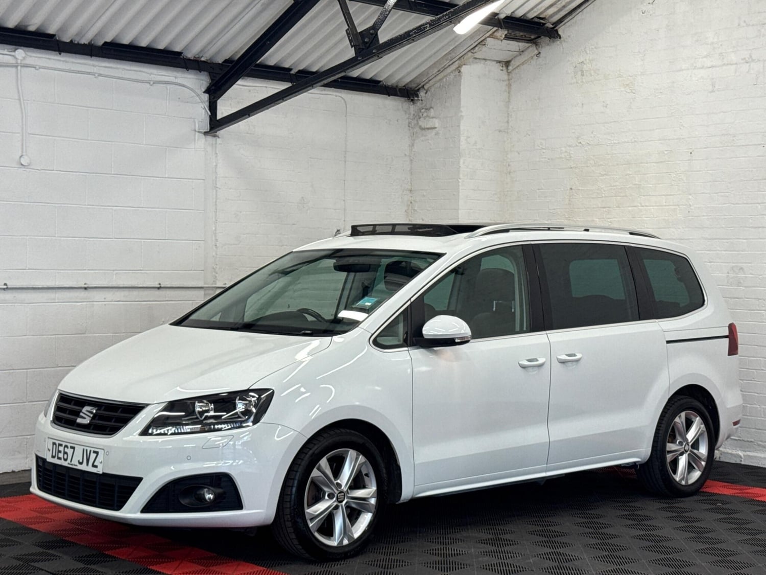 SEAT Alhambra 2017 - Cars