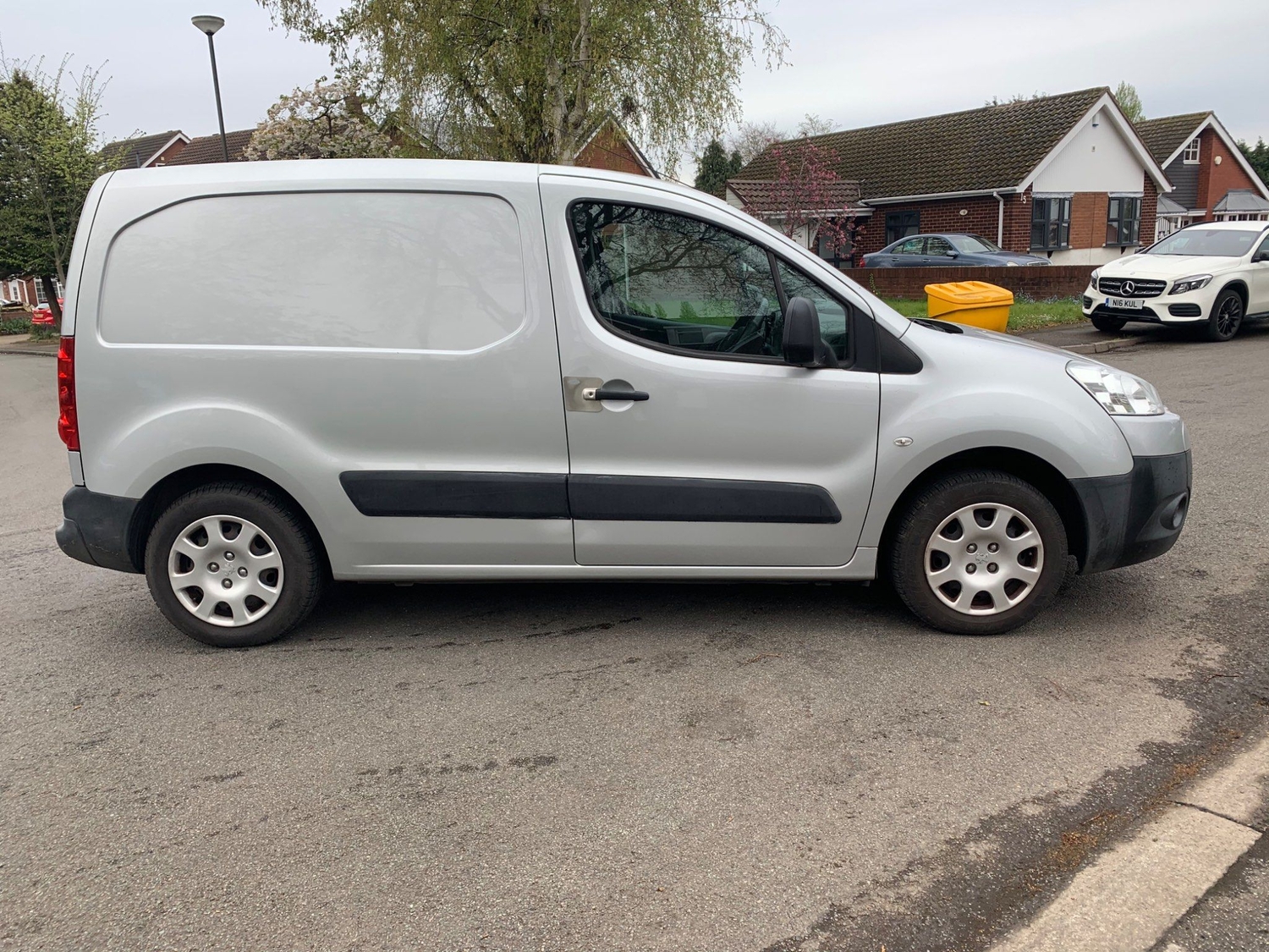 Peugeot Partner 2011 - Vans & Commercial Vehicles