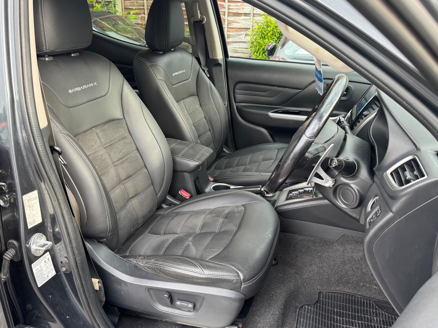 [ berth ]Mitsubishi L200