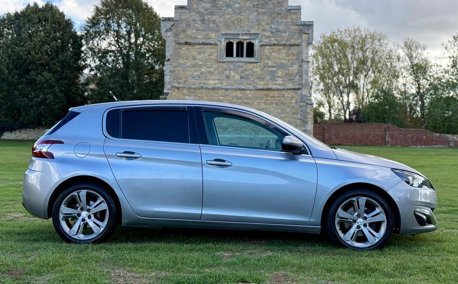 [ berth ]Peugeot 308