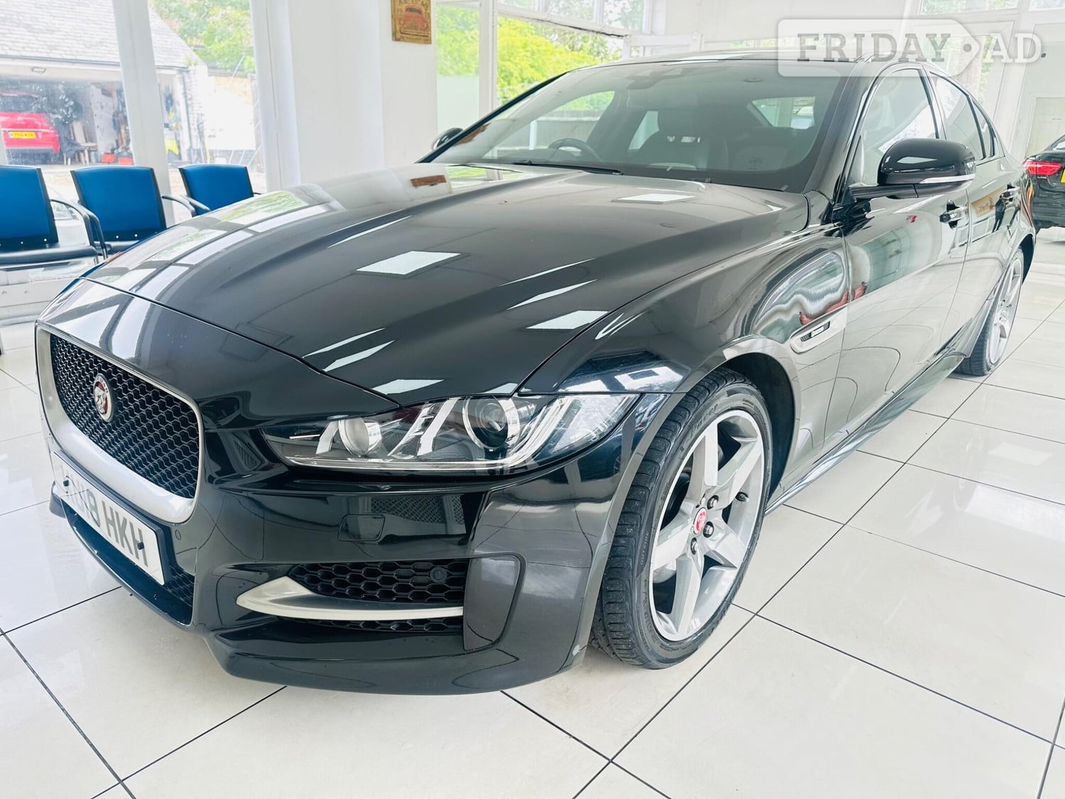 Jaguar XE 2018 - Cars