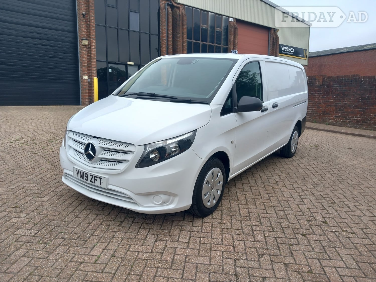 [ berth ]Mercedes-Benz Vito