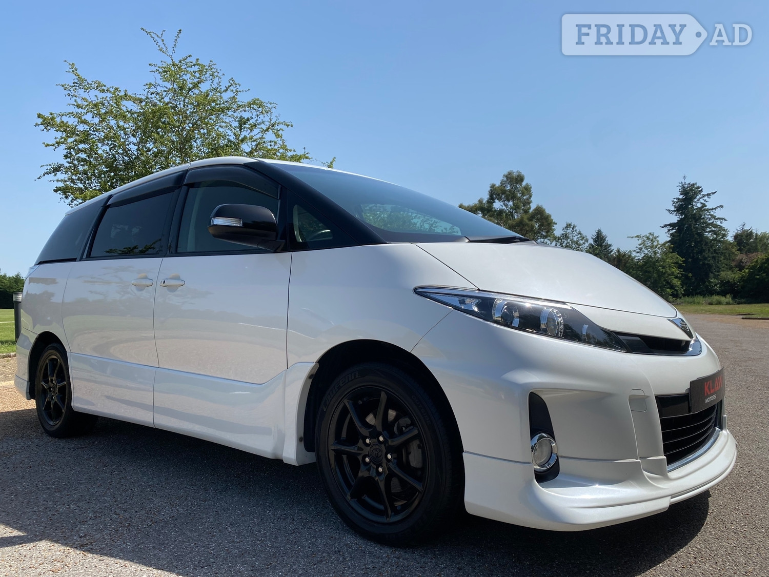 Toyota Estima 2012 in Slough