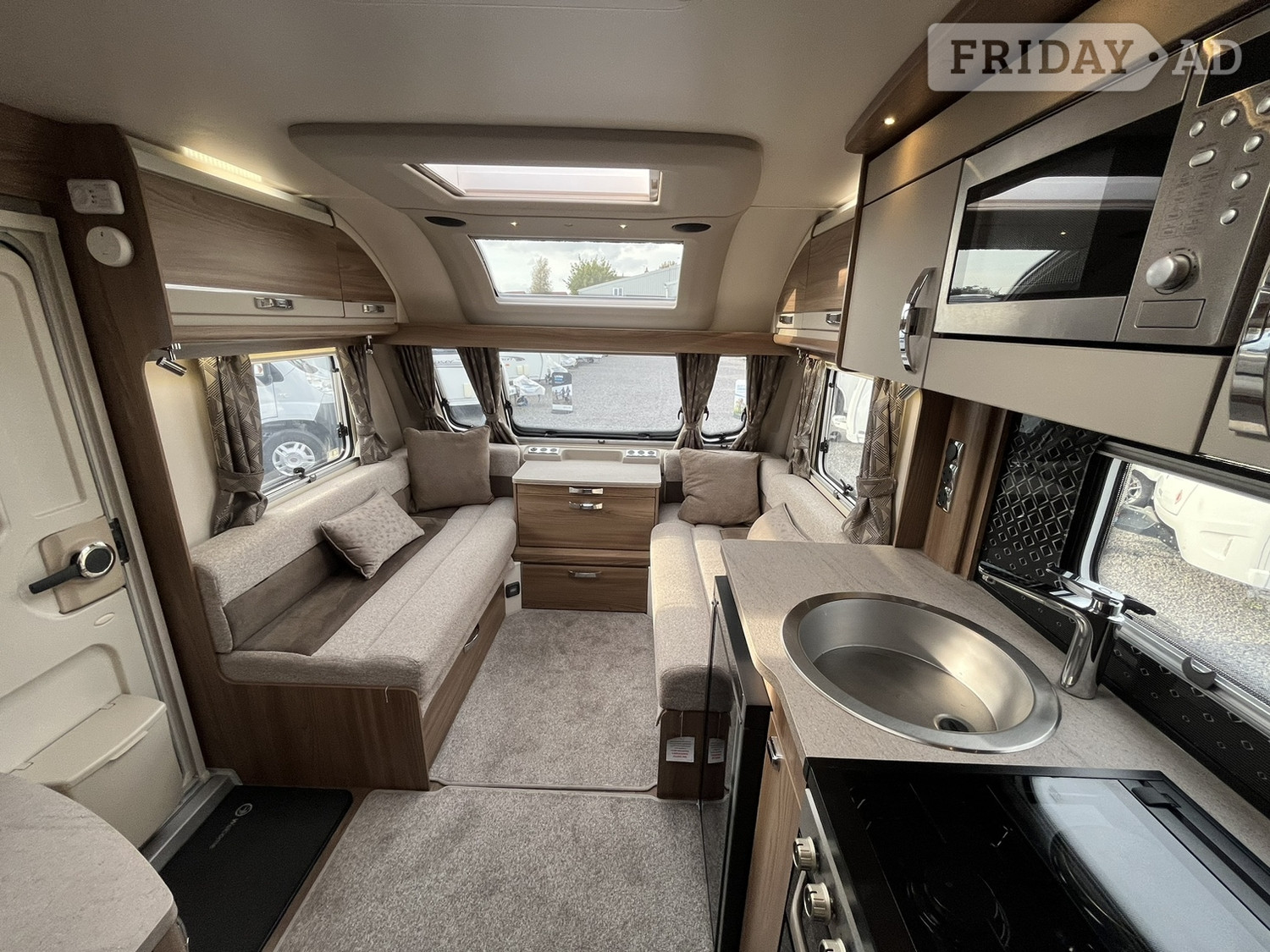 Swift Challenger X880 2022 - Motorhomes & Caravans in Thirsk