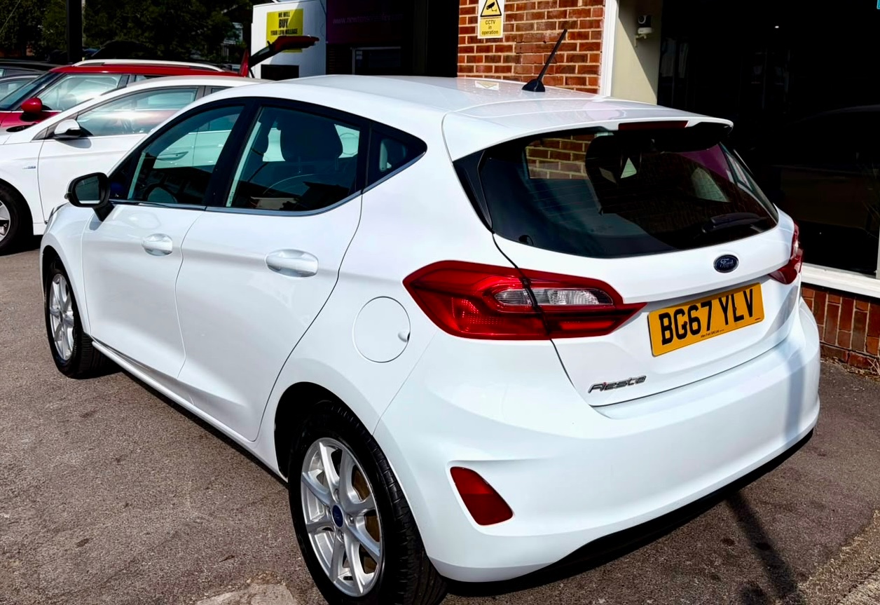 [ berth ]Ford Fiesta