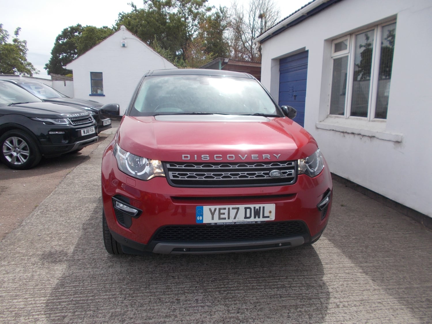 [ berth ]Land Rover Discovery Sport