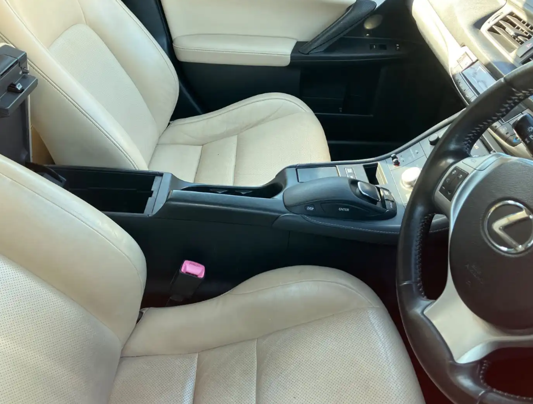 [ berth ]Lexus CT