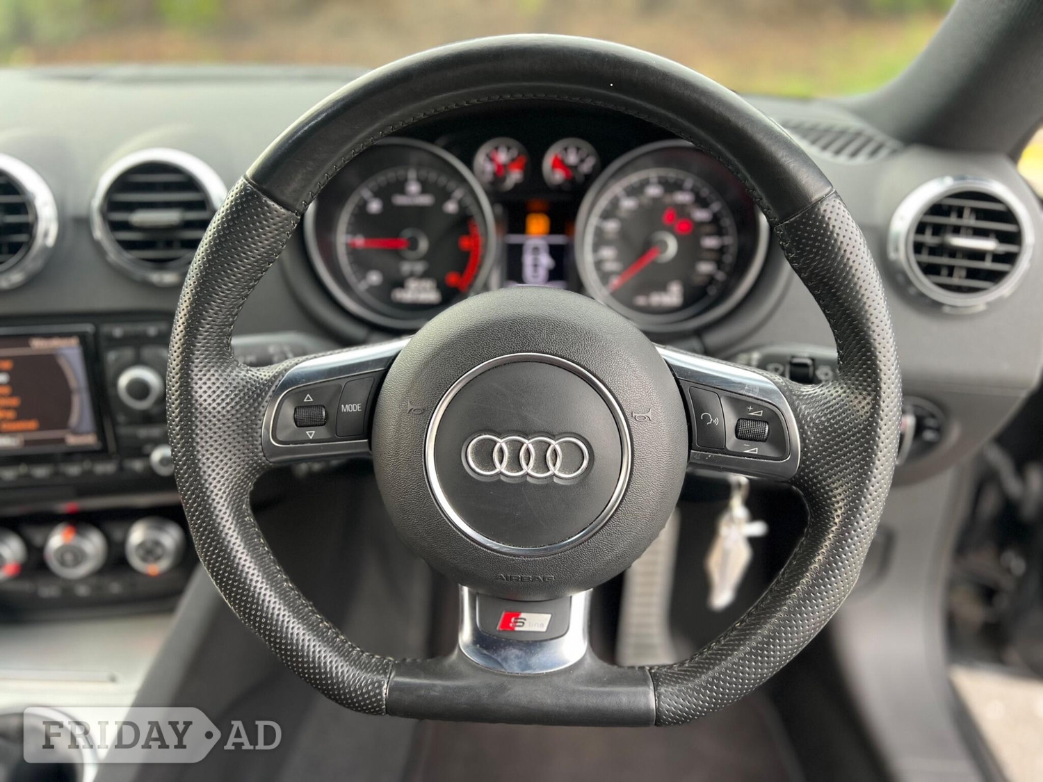 Audi TT 2011 - Cars