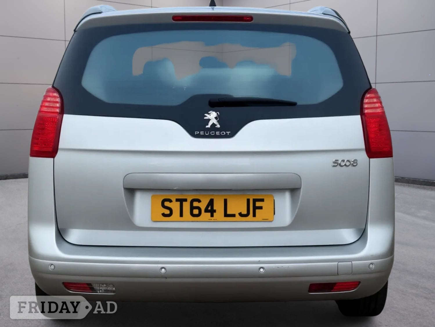 Peugeot 5008 2014 - Cars in Broxburn