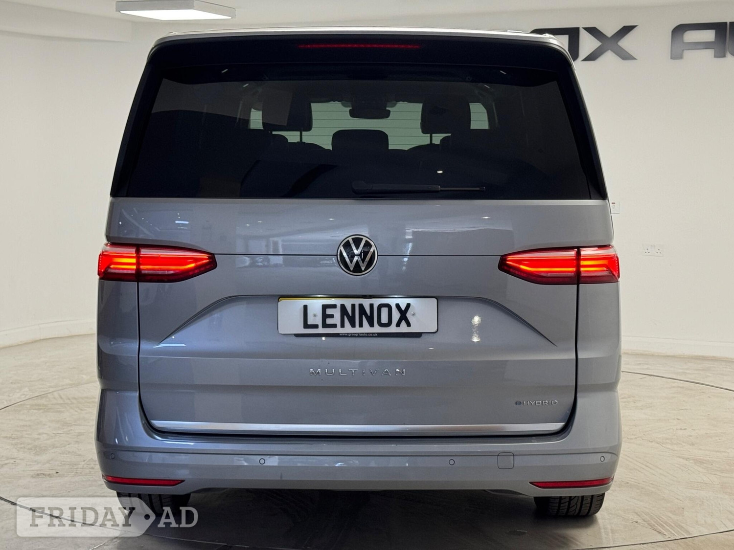 Volkswagen Transporter 2023 - Cars