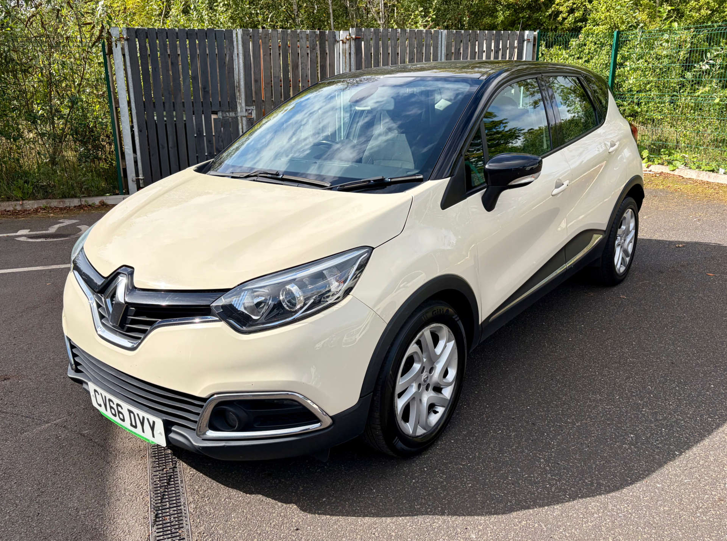 [ berth ]Renault Captur