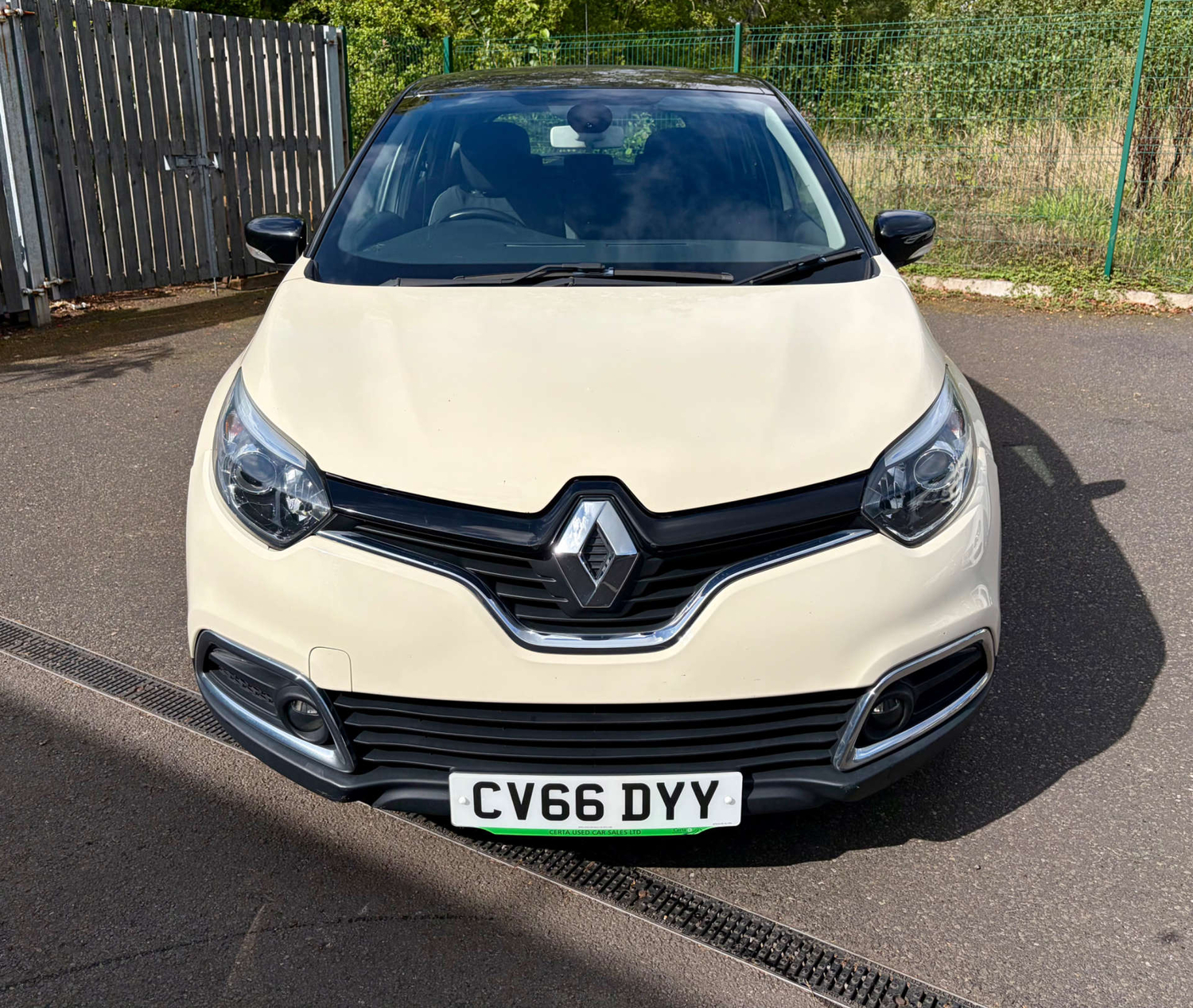Renault Captur 2016 - Cars in Tredegar