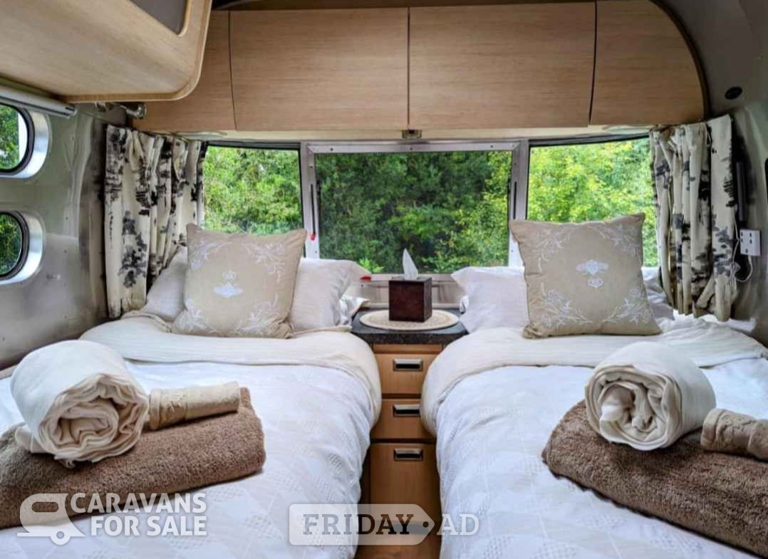 [ berth ]Airstream International 684 Safari Special Edition