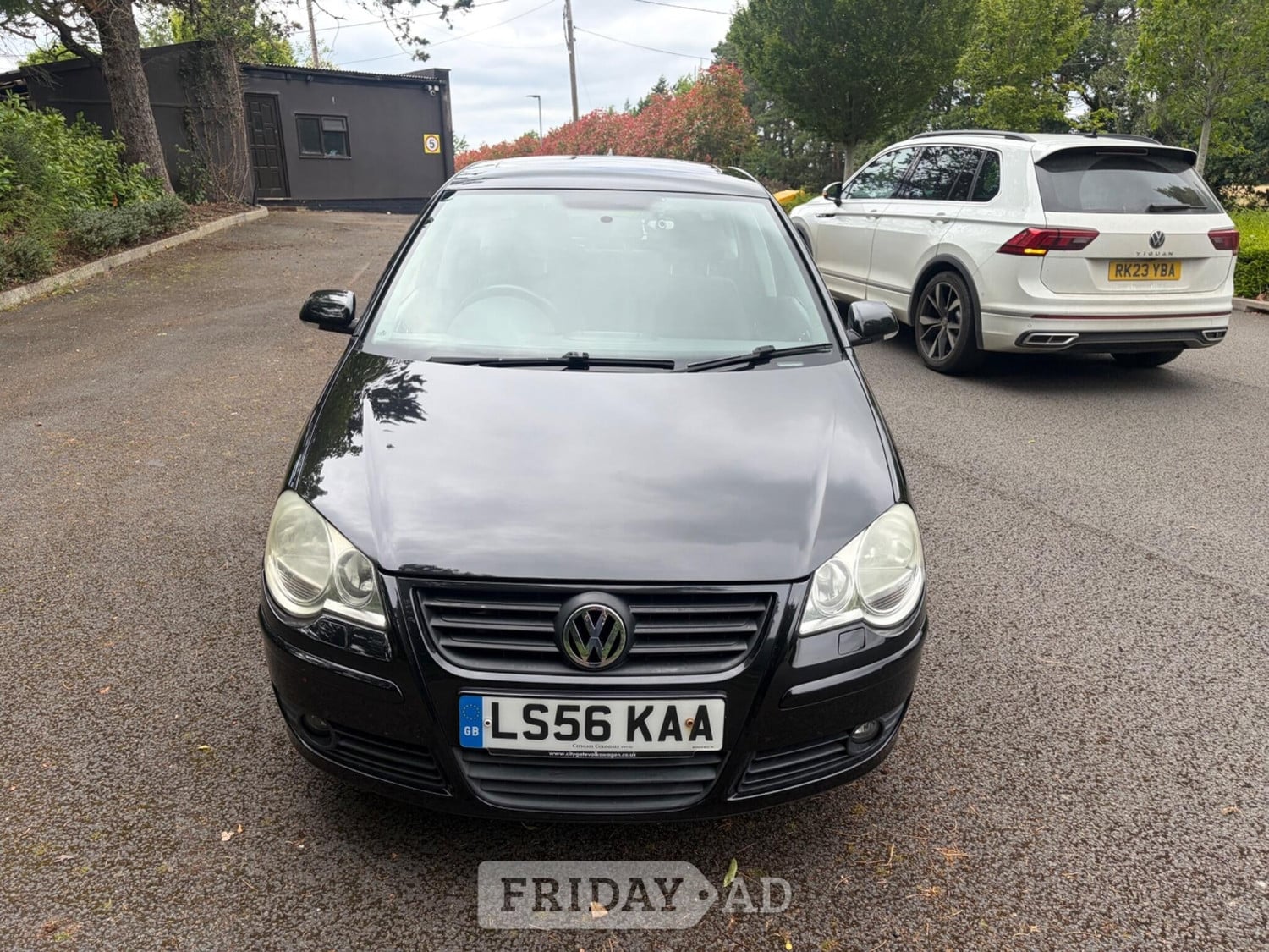 Volkswagen Polo Hook