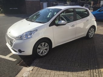 Peugeot 208 2015