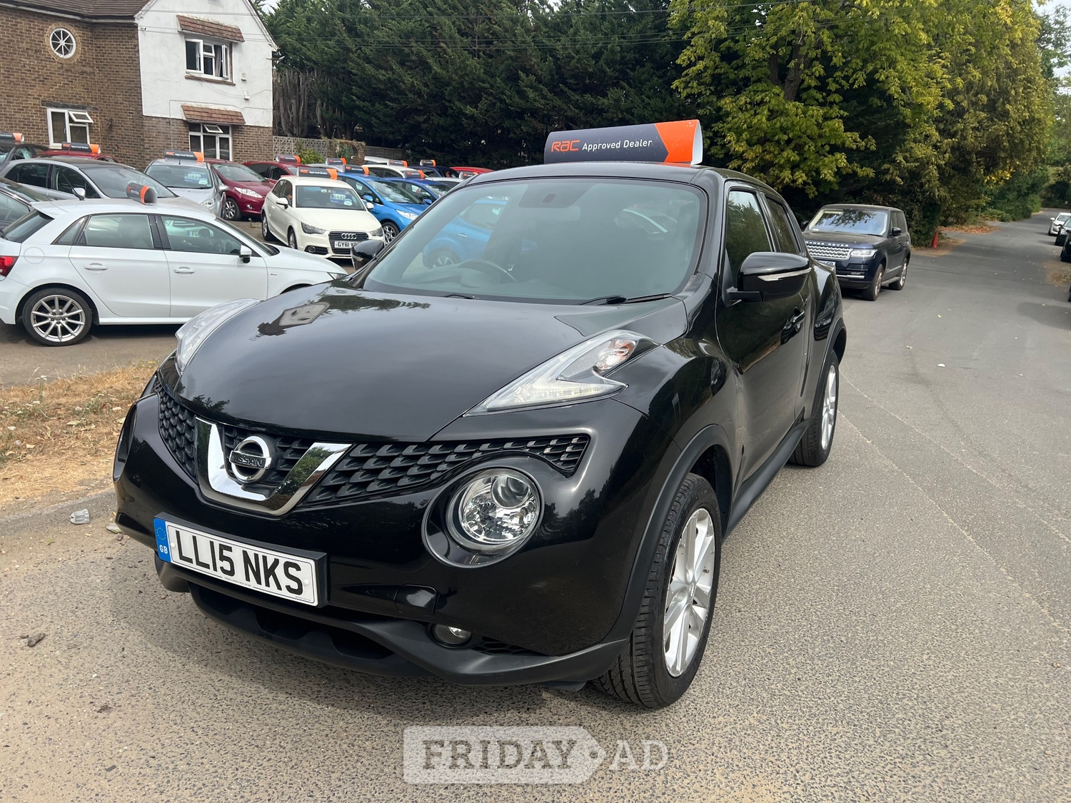 Nissan Juke 2015 in Horley