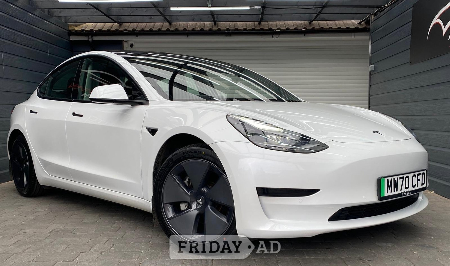 [ berth ]Tesla Model 3