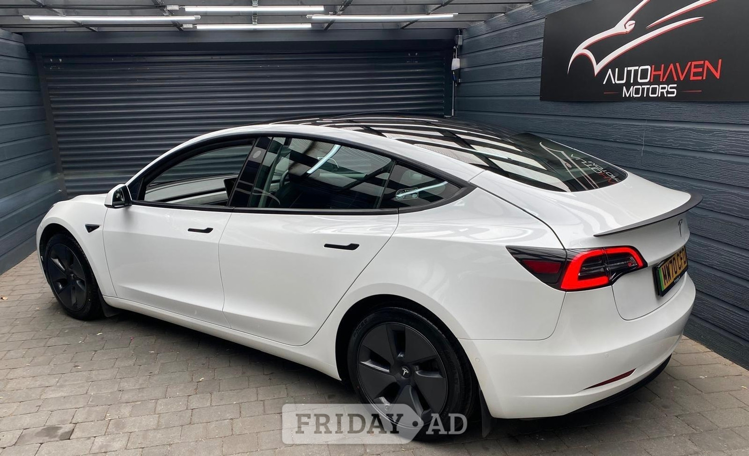Tesla Model 3 2020 - Cars