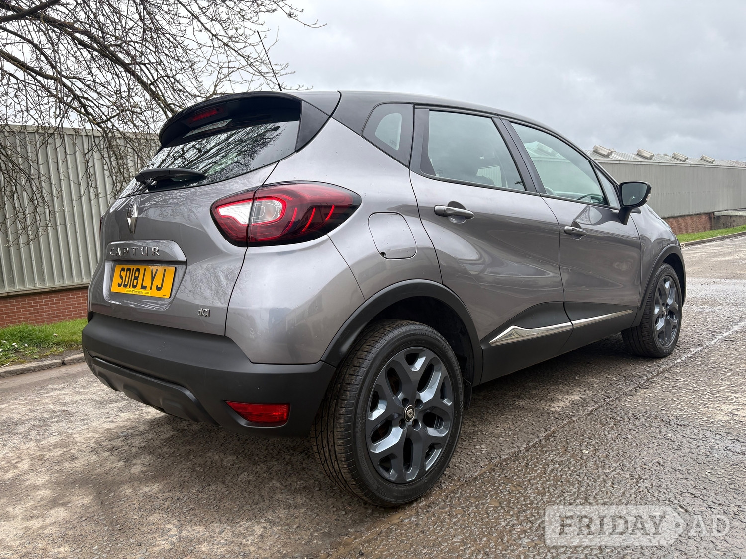 [ berth ]Renault Captur