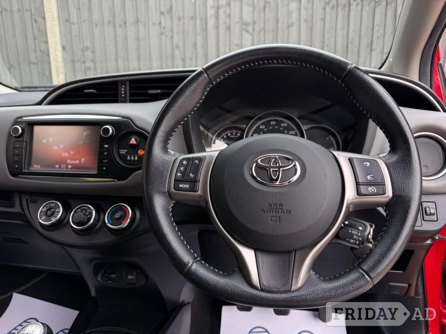 Toyota Yaris 2016 - Cars
