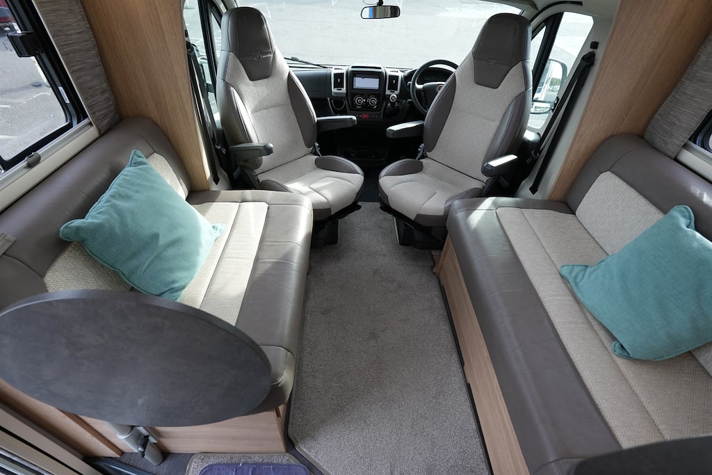 Auto-Trail Tracker LB FIAT 4 BERTH 2 TRAVEL SEAT MOTORHOME 2020 for sale - Motorhomes & Caravans in Haywards Heath
