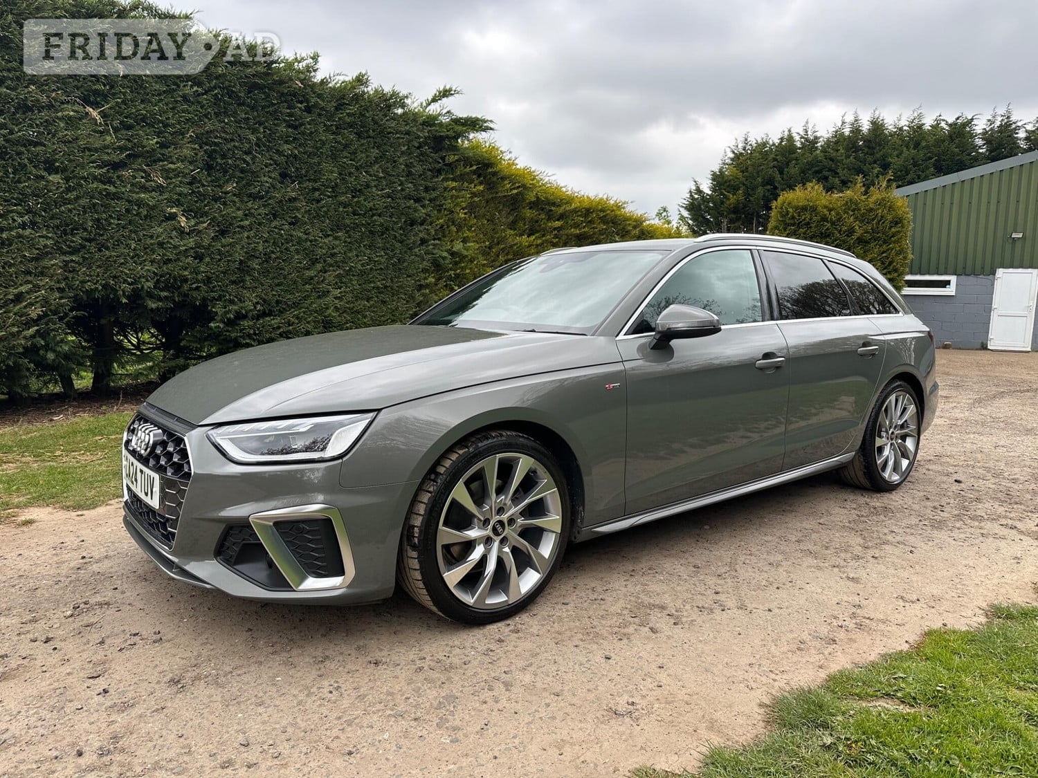 Audi A4 Avant 2024 in Westerham