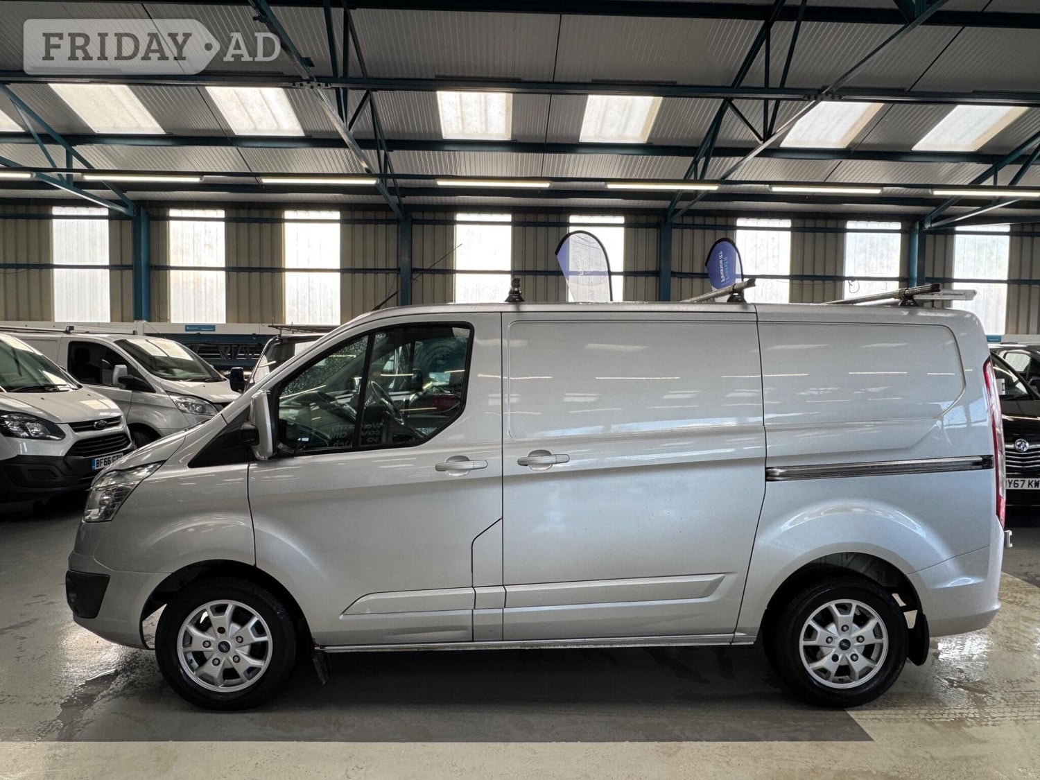 [ berth ]Ford Transit Custom