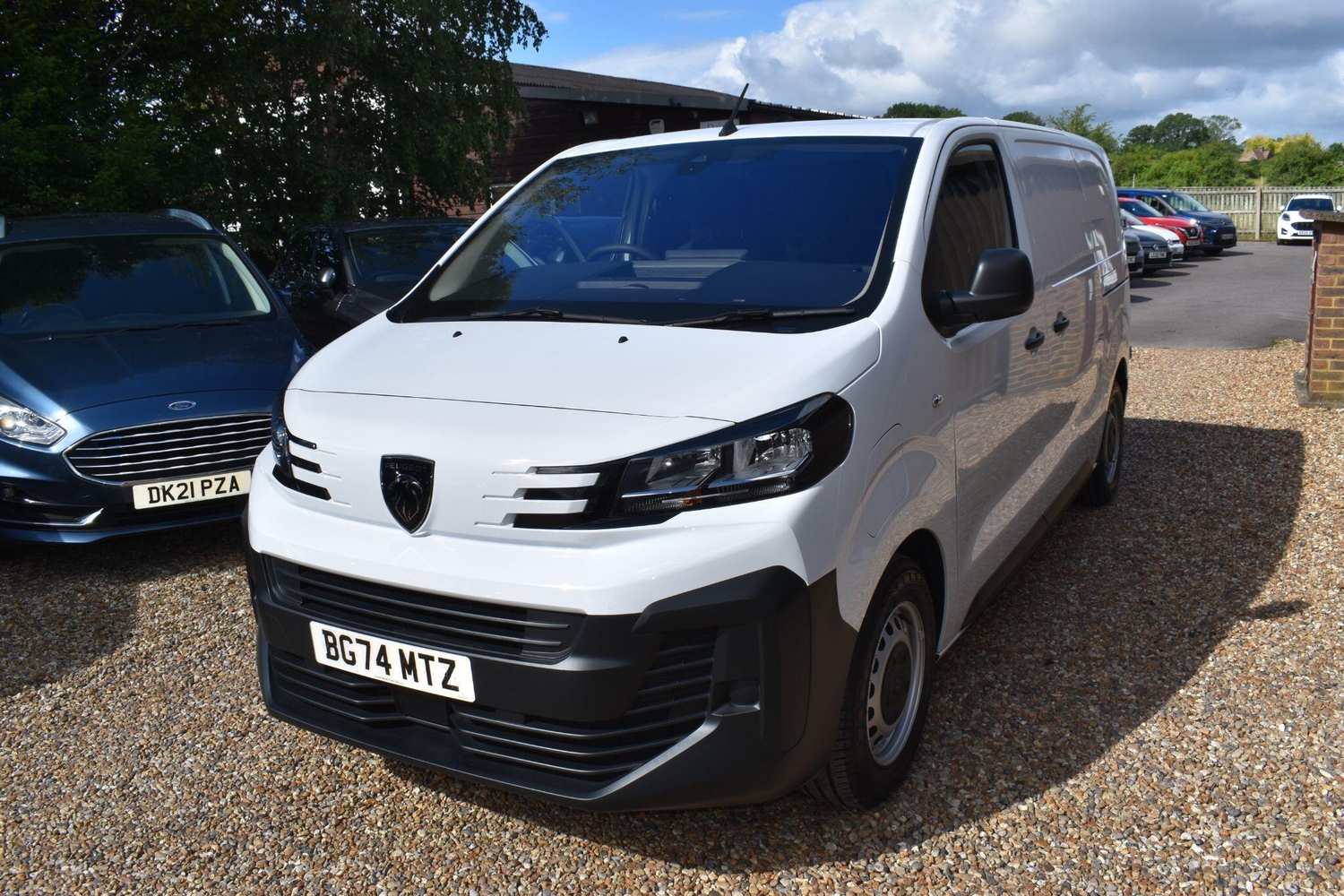 [ berth ]Peugeot E-EXPERT