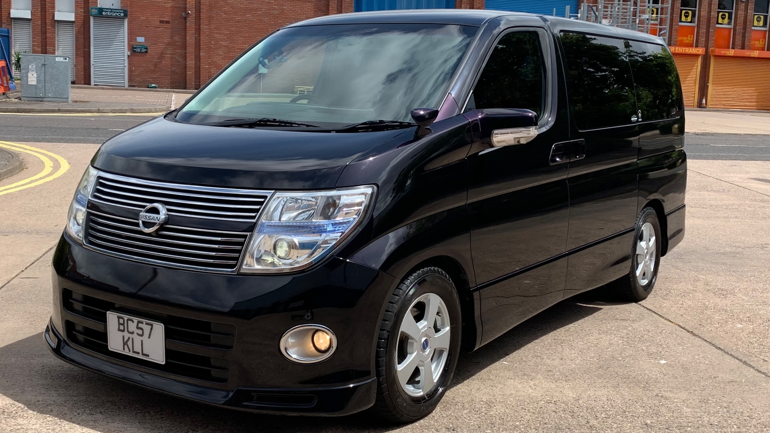 [ berth ]Nissan Elgrand
