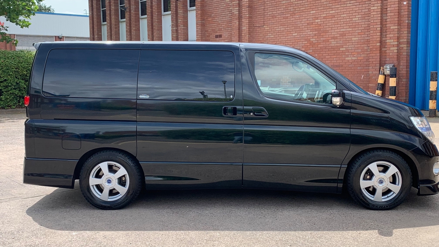 Nissan Elgrand 2008 - Cars