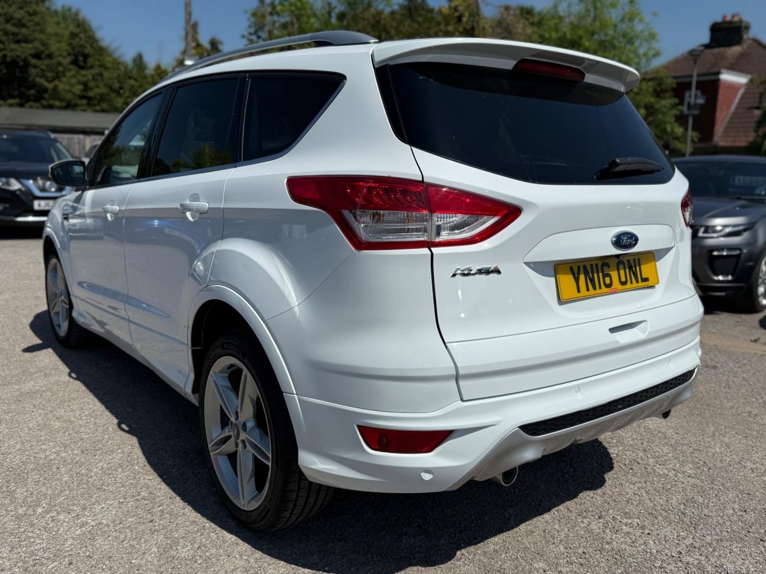 Ford Kuga 2016 - Cars in Crawley