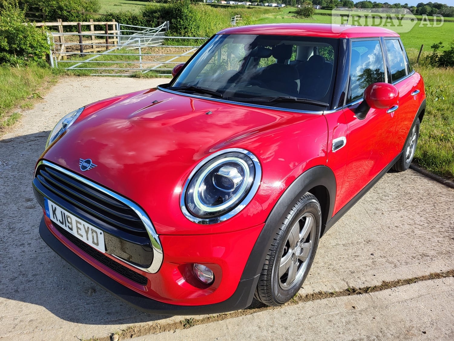 Mini Hatch 2019 in Horley